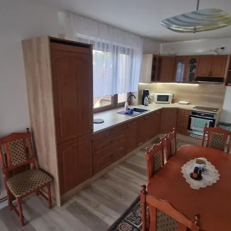 Laura Apartman *